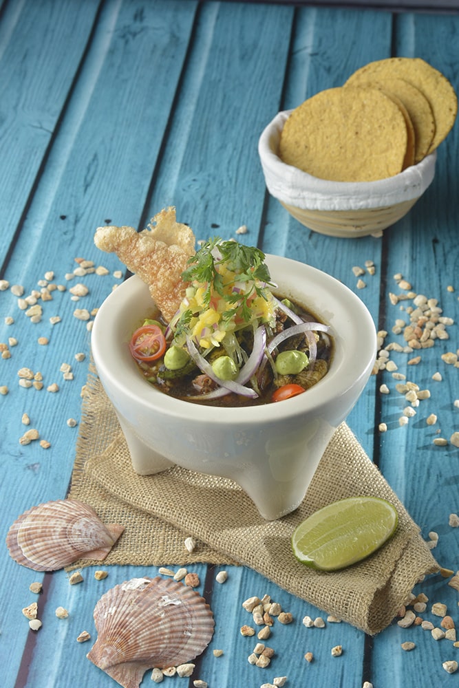 AGUACHILE NEGRO TATEMADO DE PULPO Y CAMARÓN